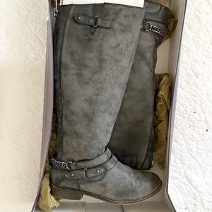 MOVING SALE!! Madden Girl Gray Moto Boots - size 8M